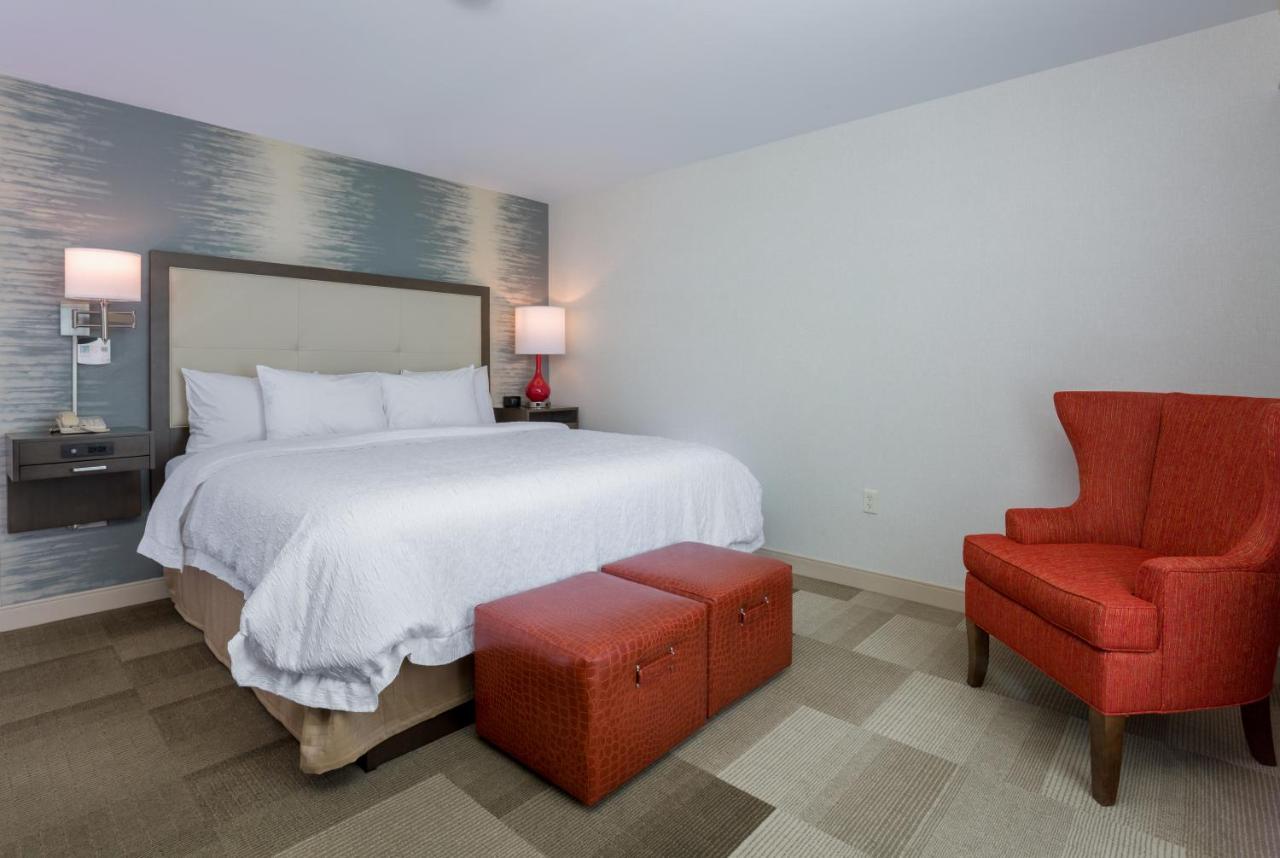 King Room at Hampton Inn & Suites San Diego-Poway