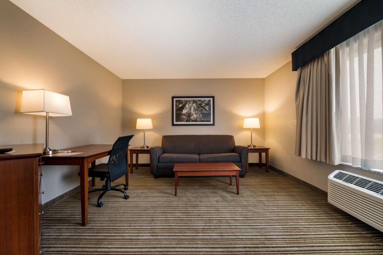 Oversized King Room with Two King Beds at Best Western Park Oasis Inn
