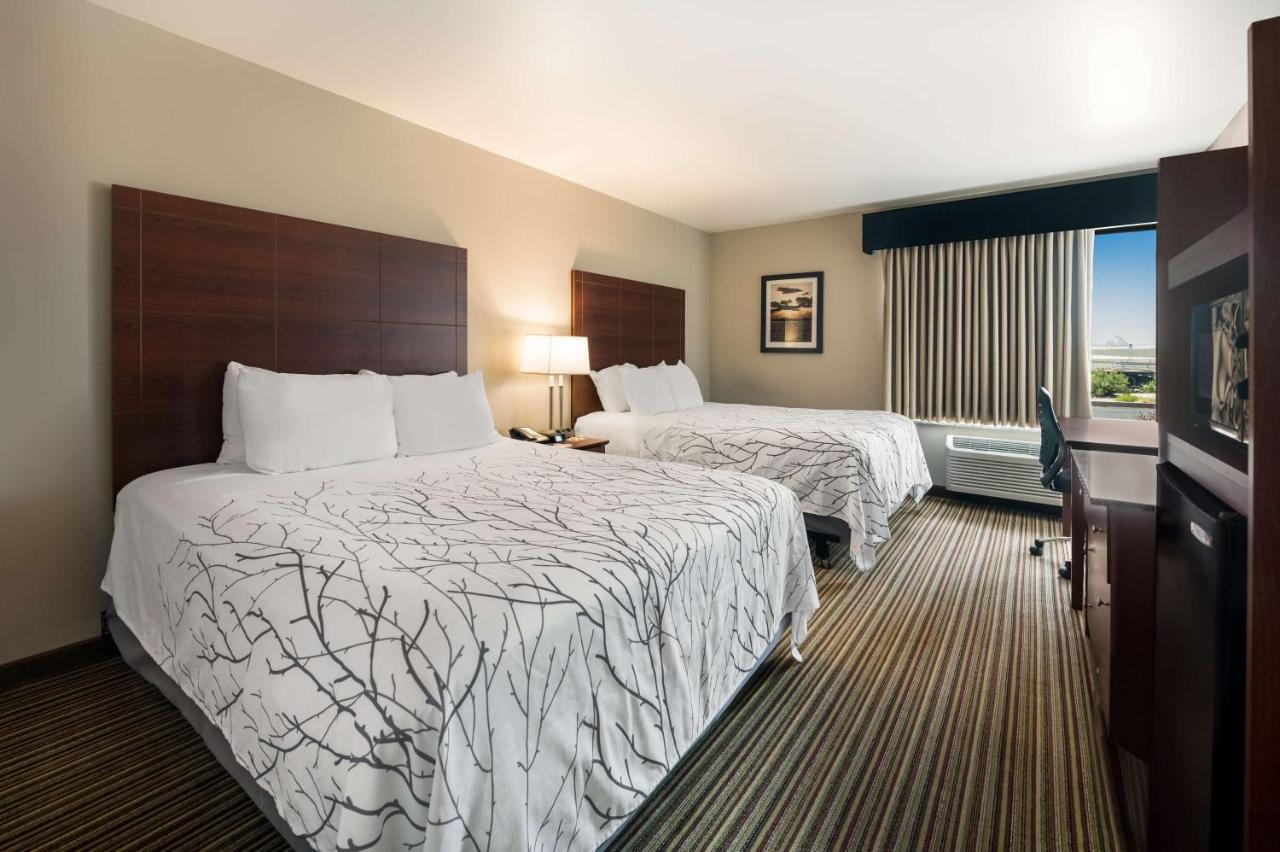 Deluxe Queen Room with Two Queen Beds at Best Western Park Oasis Inn