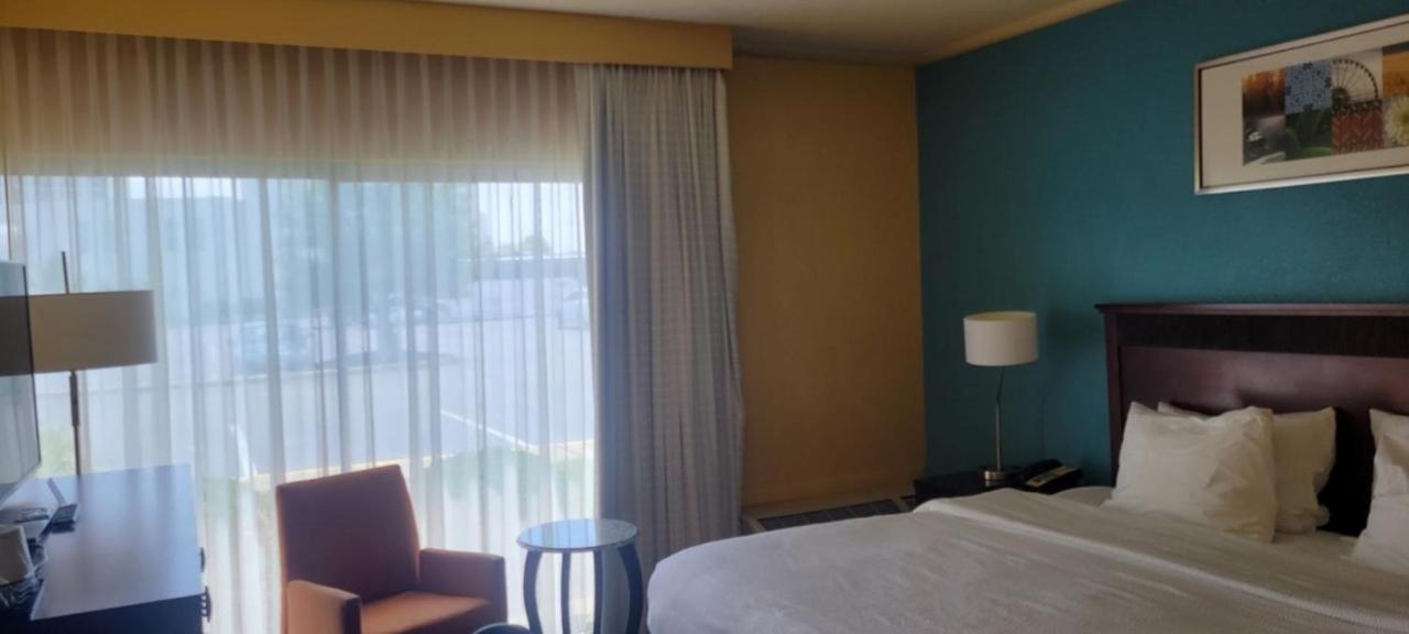 | Fairfield Inn & Suites Cincinnati North/Sharonville