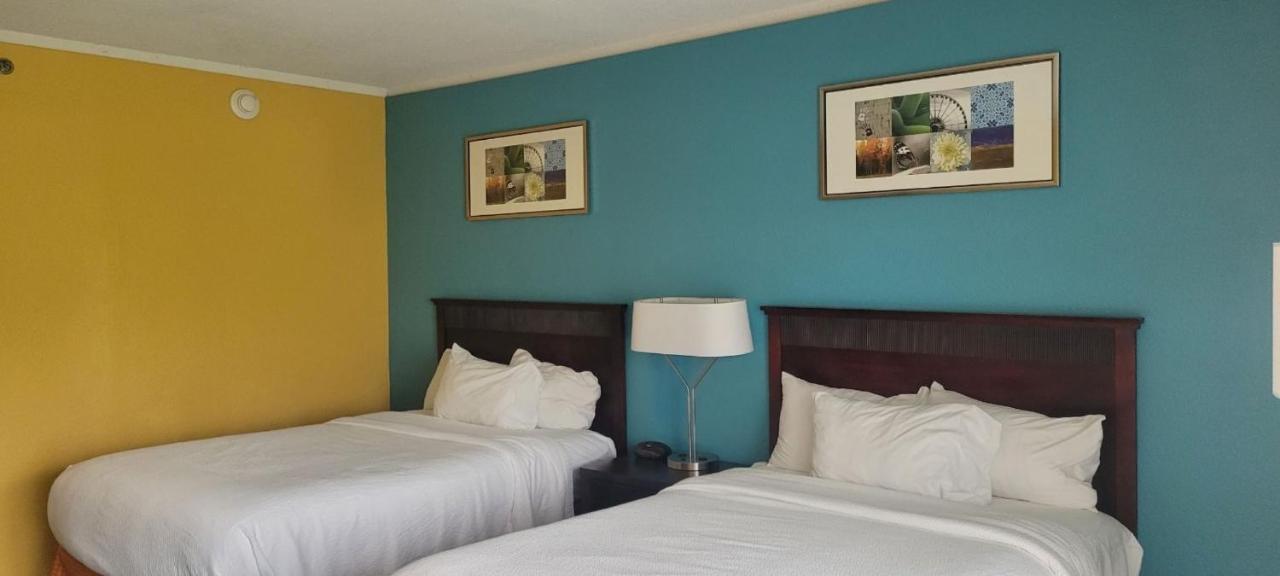 | Fairfield Inn & Suites Cincinnati North/Sharonville