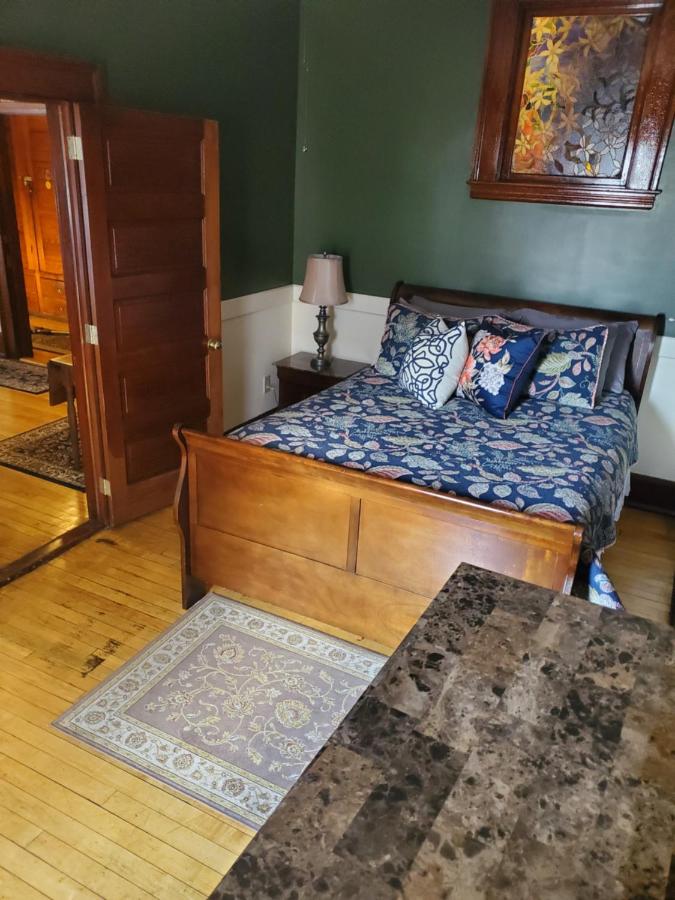 | Firehouse Inn