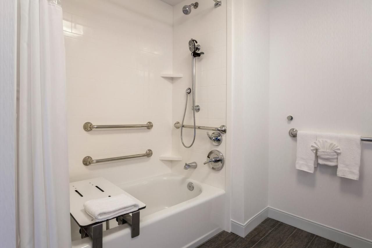 Queen Room with Two Queen Beds with Bath Tub - Disability Access at Hampton Inn & Suites San Diego-Poway