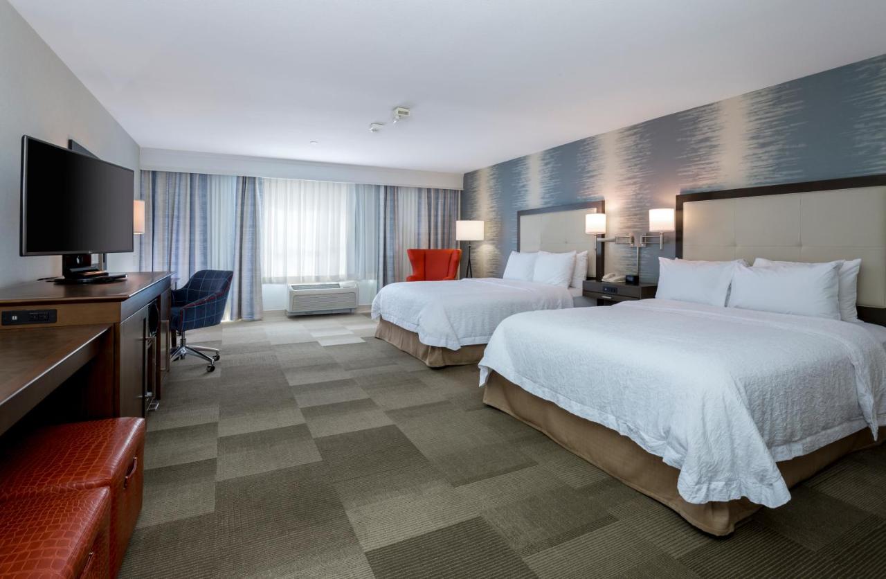 Queen Room with Two Queen Beds with Bath Tub - Disability Access at Hampton Inn & Suites San Diego-Poway