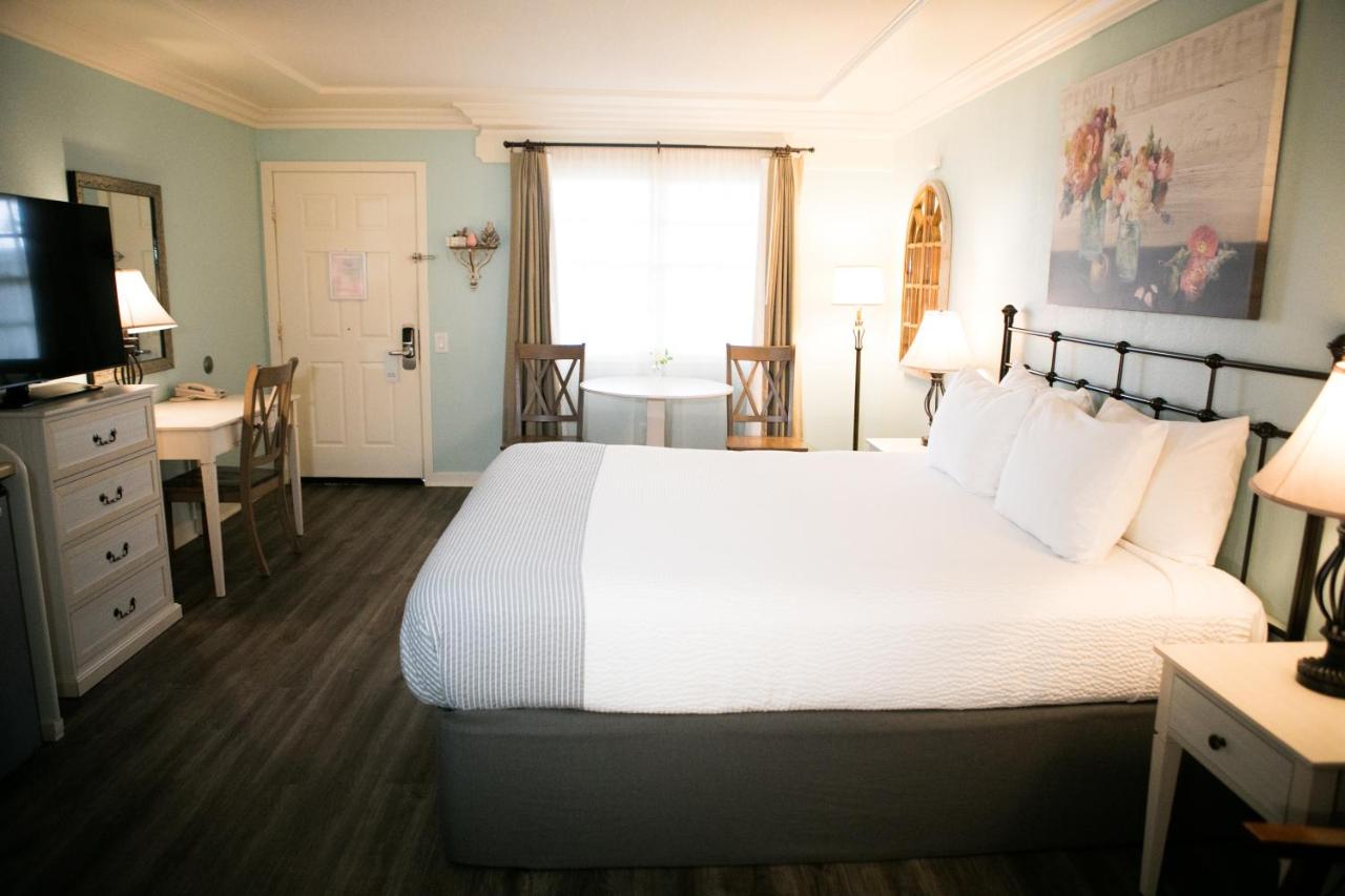 King Room at Sea Otter Inn