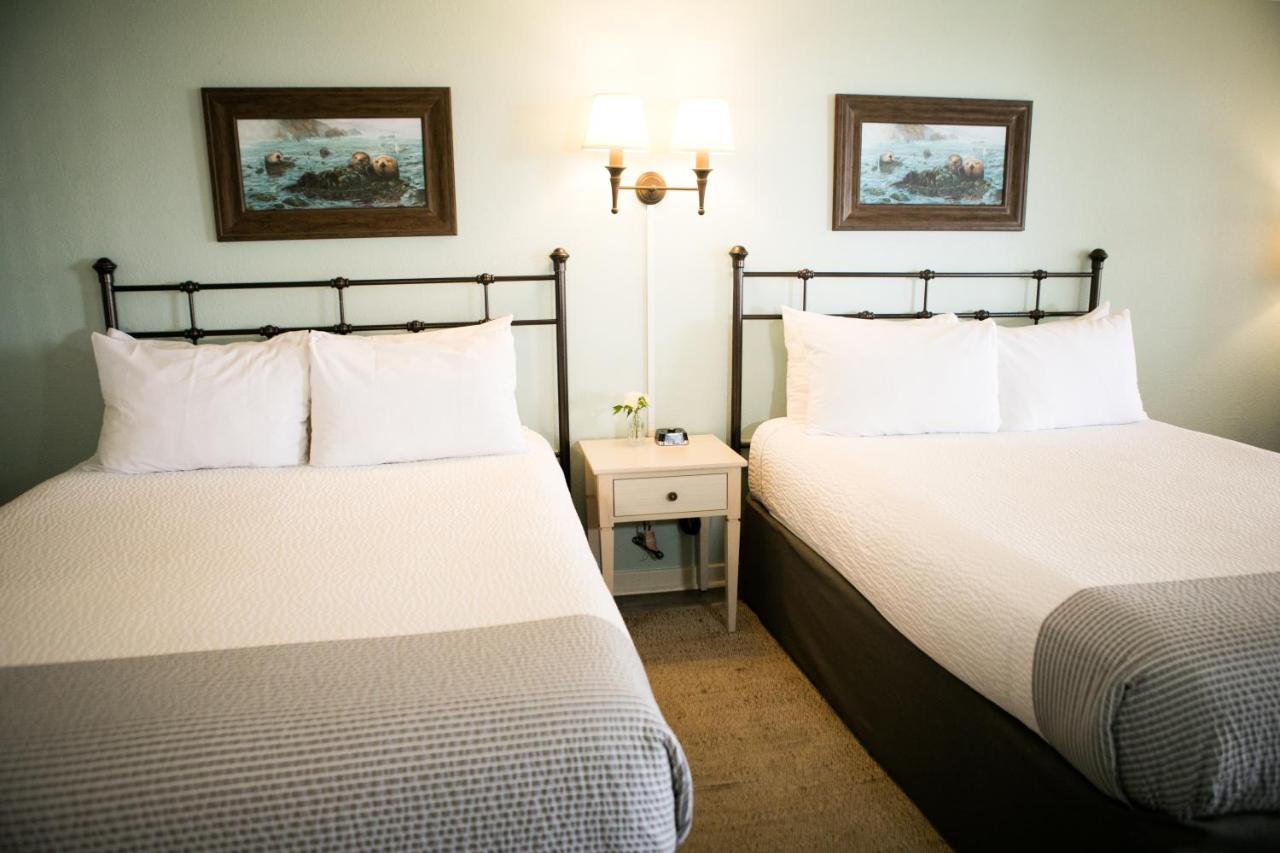 Queen Room with Two Queen Beds at Sea Otter Inn