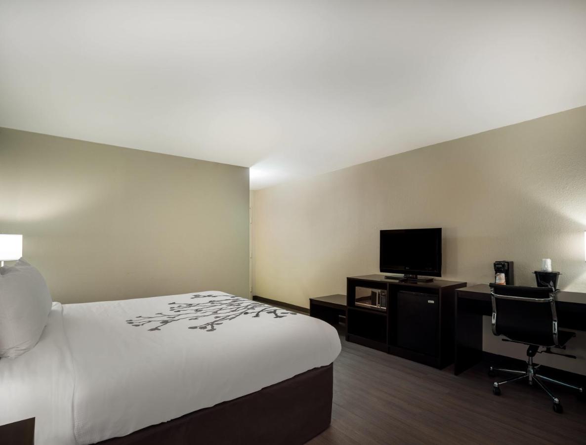 King Room - Non-Smoking at Sleep Inn Savannah Midtown