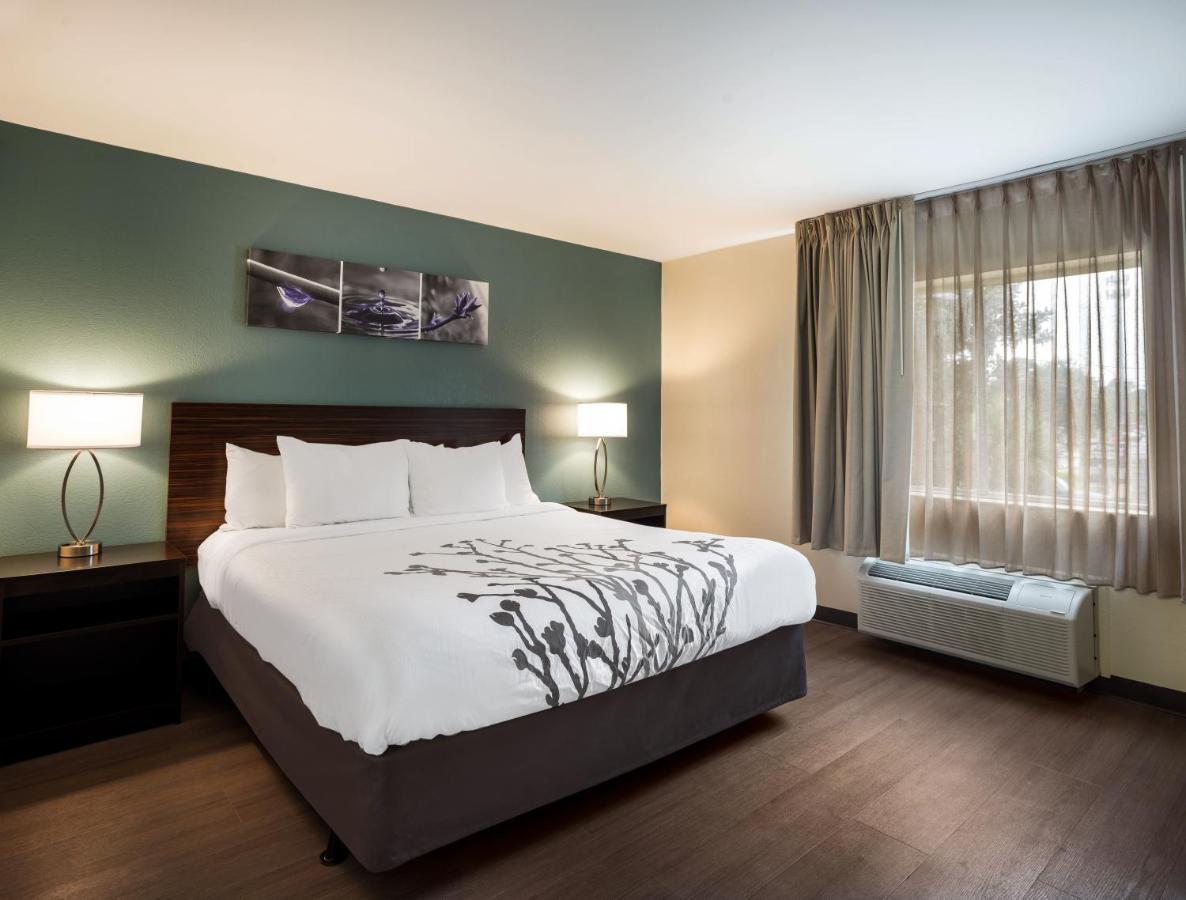 King Suite - Non-Smoking at Sleep Inn Savannah Midtown