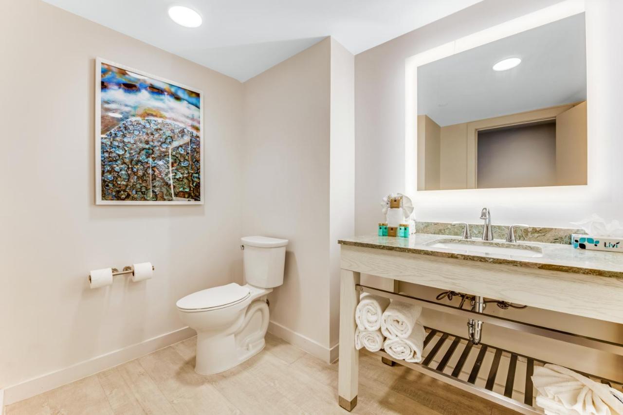King Room with Ocean View at Daytona Grande Oceanfront Resort