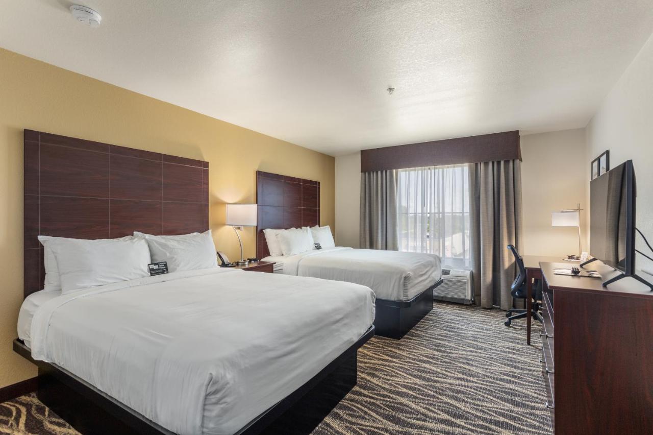| Cobblestone Hotel & Suites - De Pere