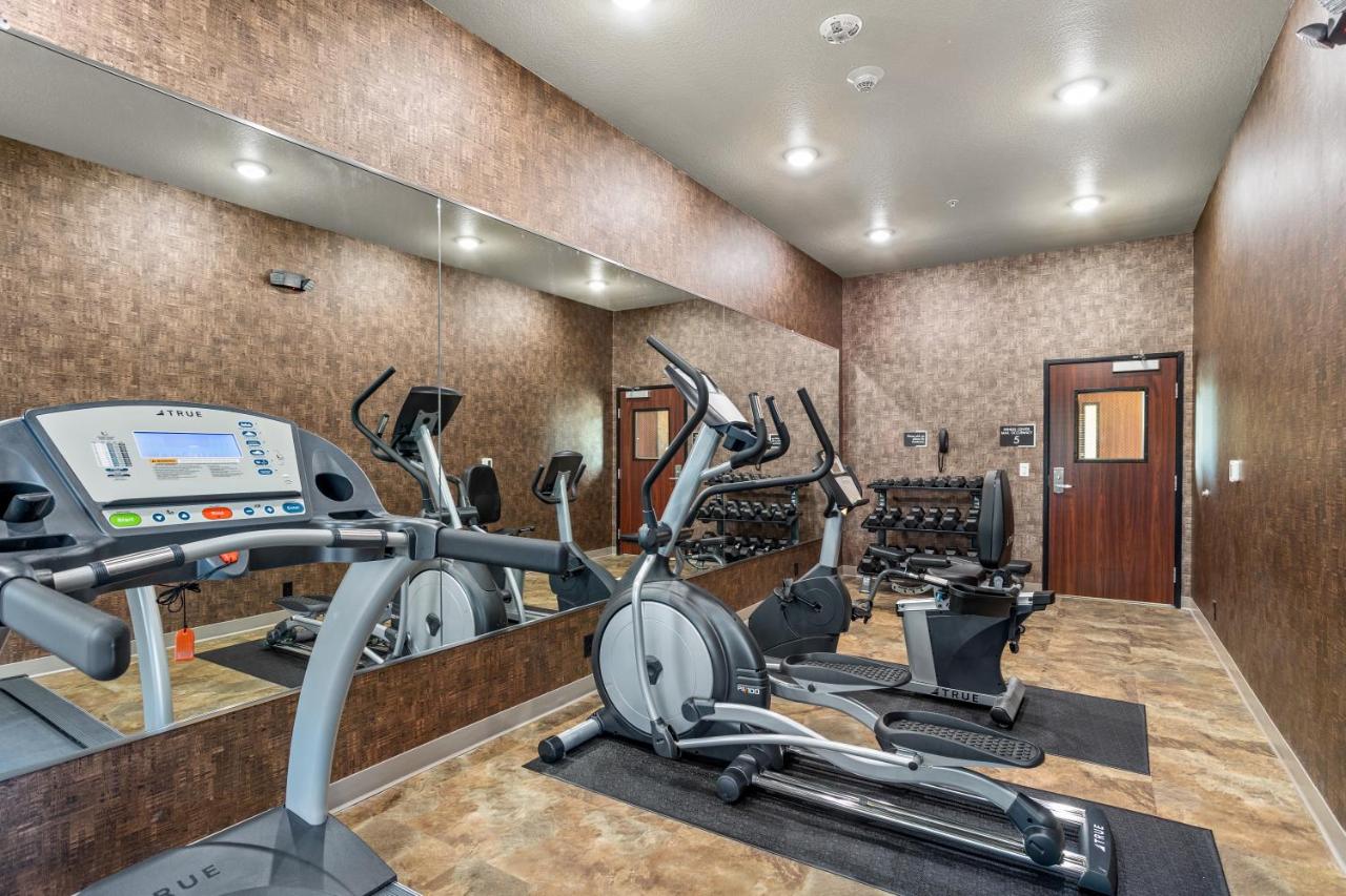 | Cobblestone Hotel & Suites - De Pere
