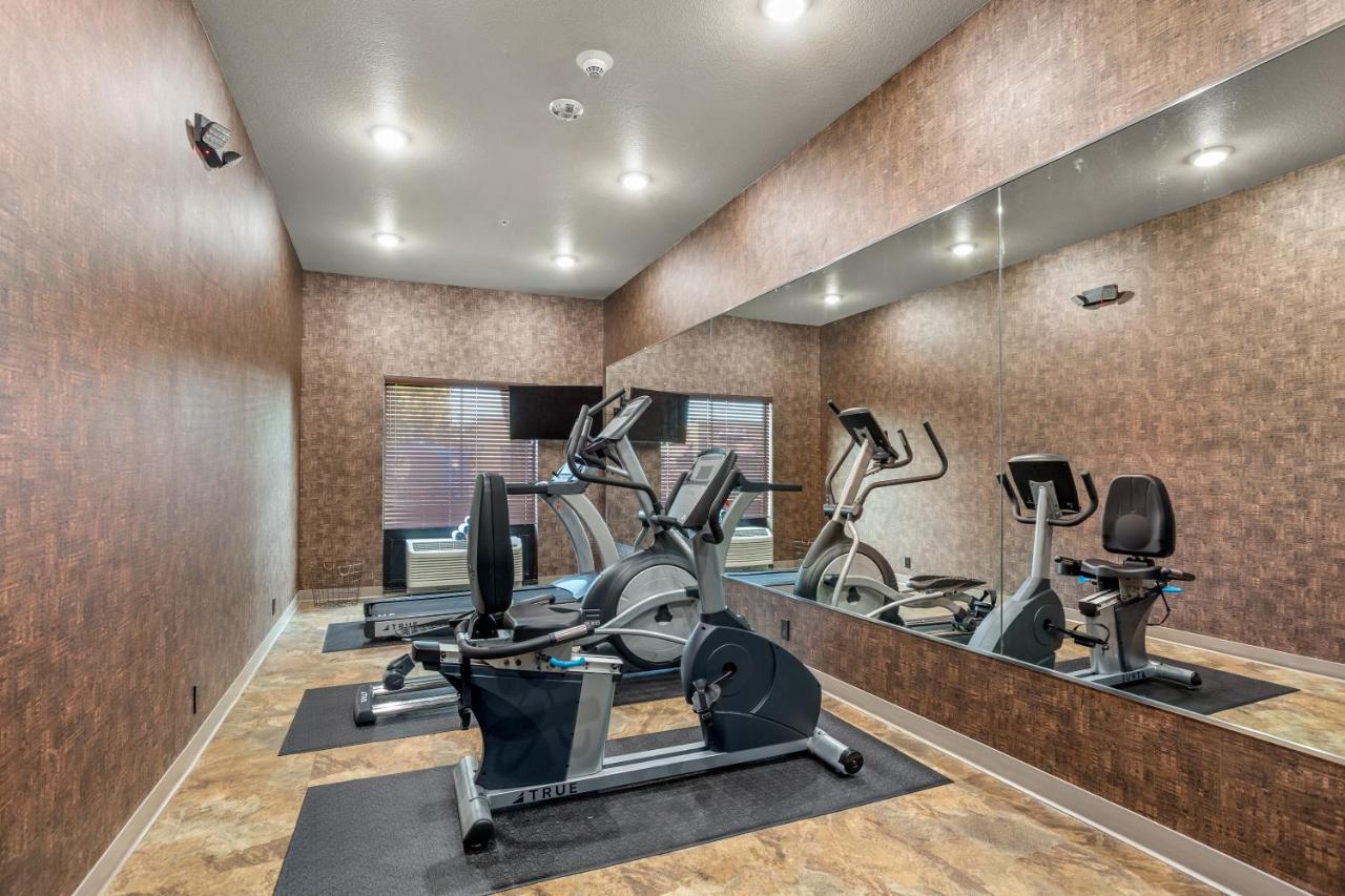 | Cobblestone Hotel & Suites - De Pere