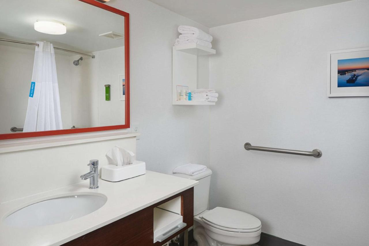 King Room - Non-Smoking at Hampton Inn Beaumont