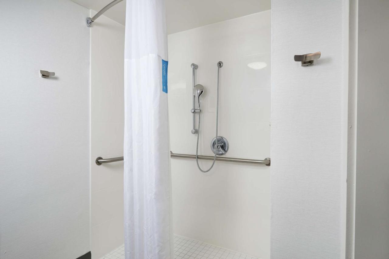 King Room - Mobility Accessible/Non-Smoking at Hampton Inn Beaumont