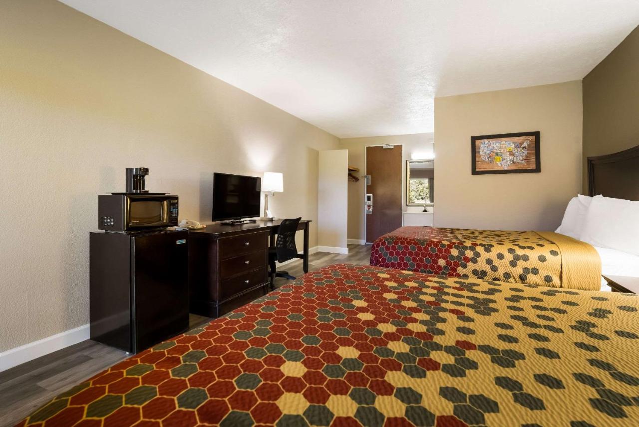 Double Room with 2 Double Beds - Non-Smoking at Perry Inn & Suites National Fairground I 75
