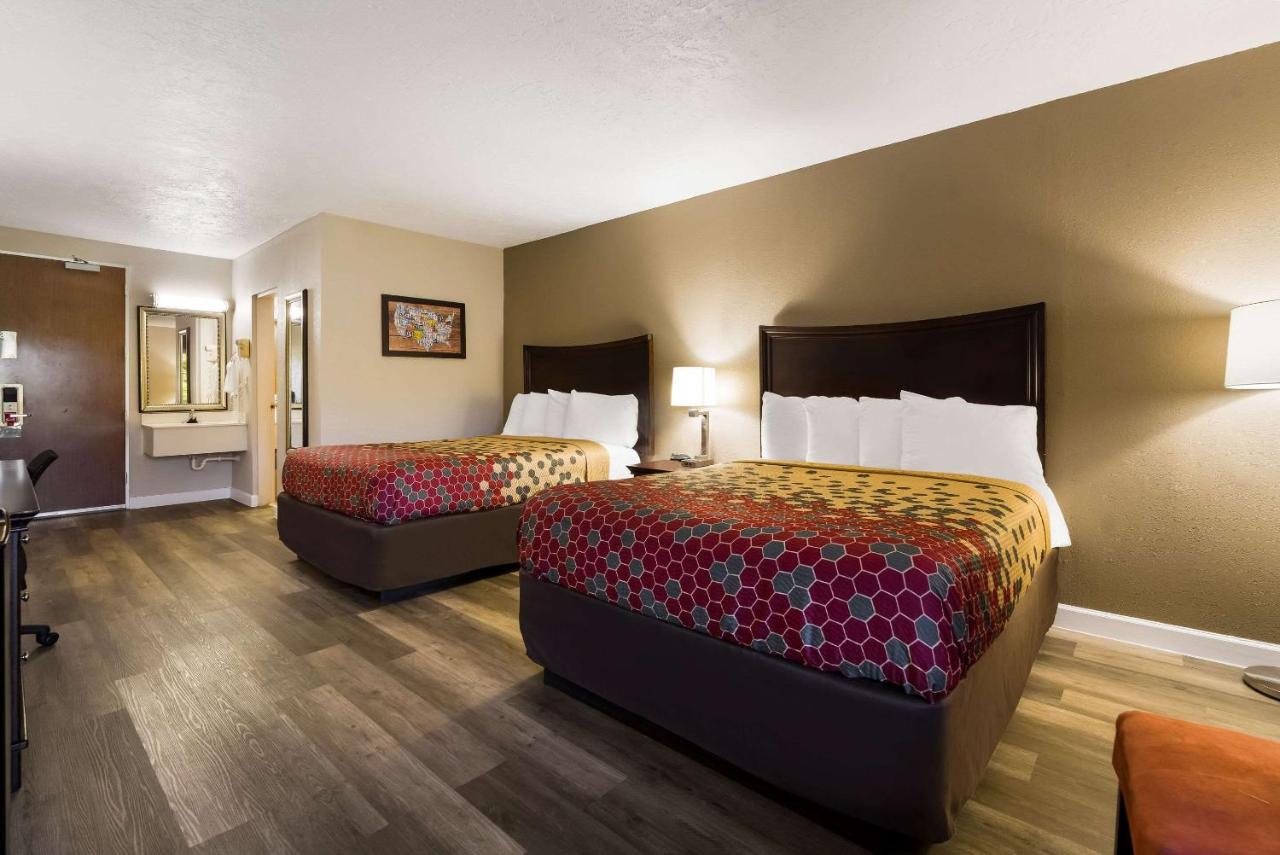 Double Room with 2 Double Beds - Non-Smoking at Perry Inn & Suites National Fairground I 75