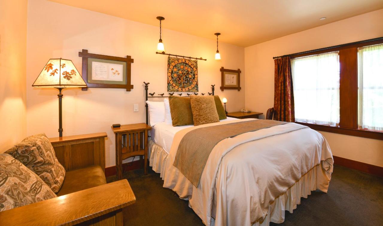  | Blackbird Inn