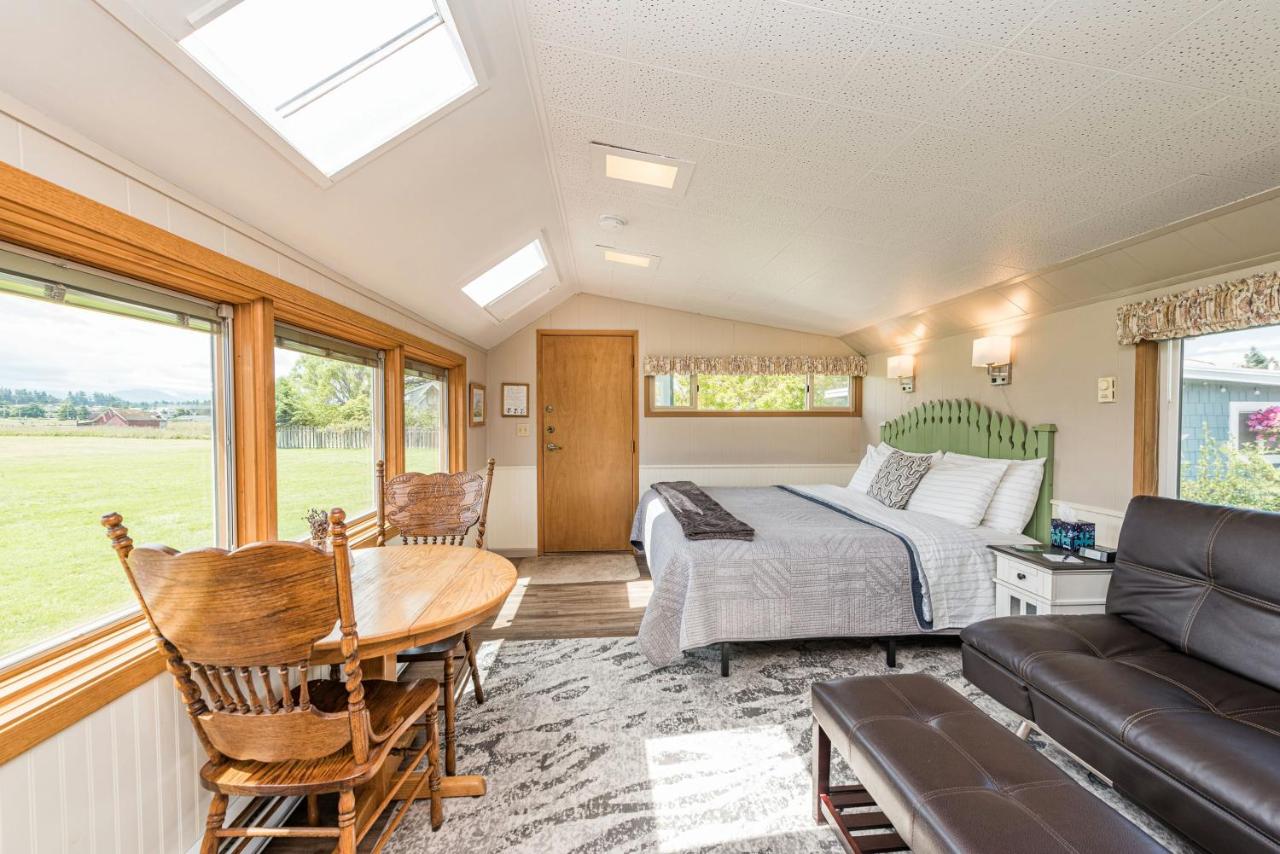 | Juan de Fuca Cottages