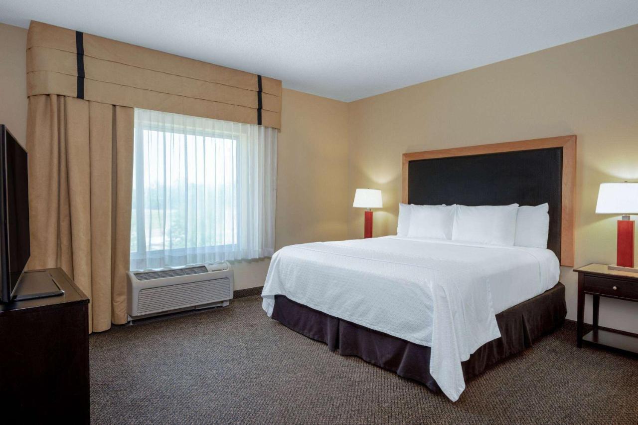 One-Bedroom King Suite - Non-Smoking at Wyndham Noblesville