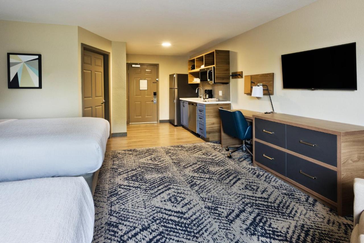 | Candlewood Suites Eastchase Park, an IHG Hotel