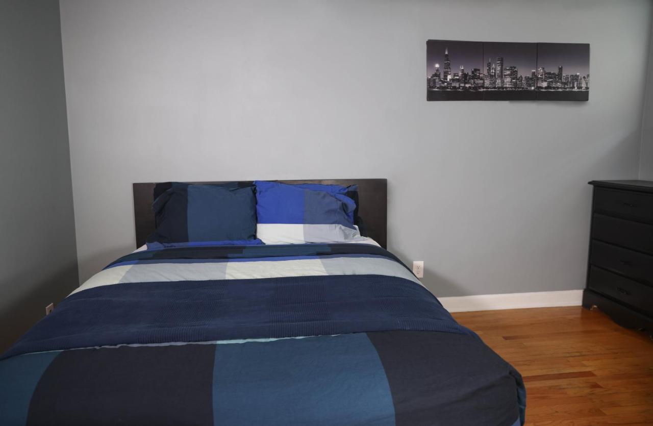 | Wrigley Hostel - Chicago
