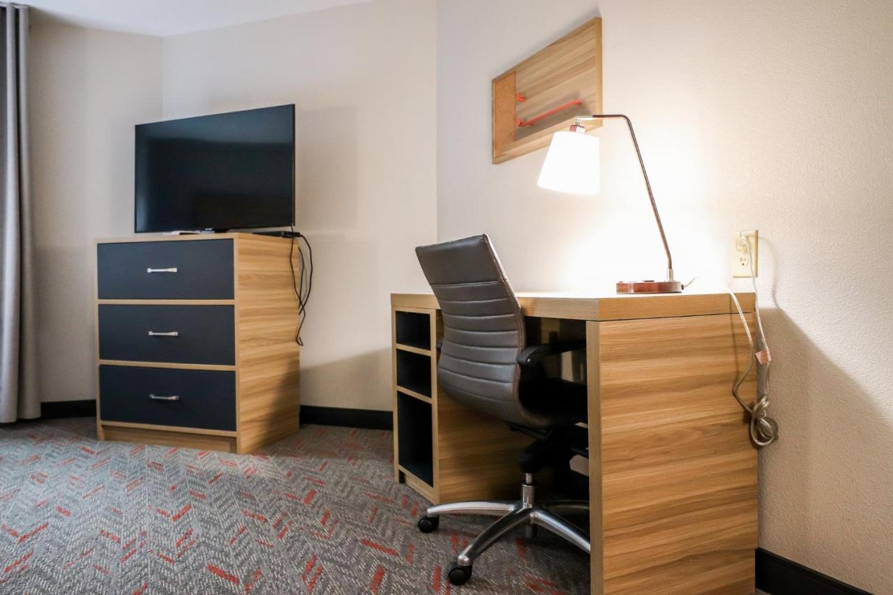 | Candlewood Suites Richmond Airport, an IHG Hotel