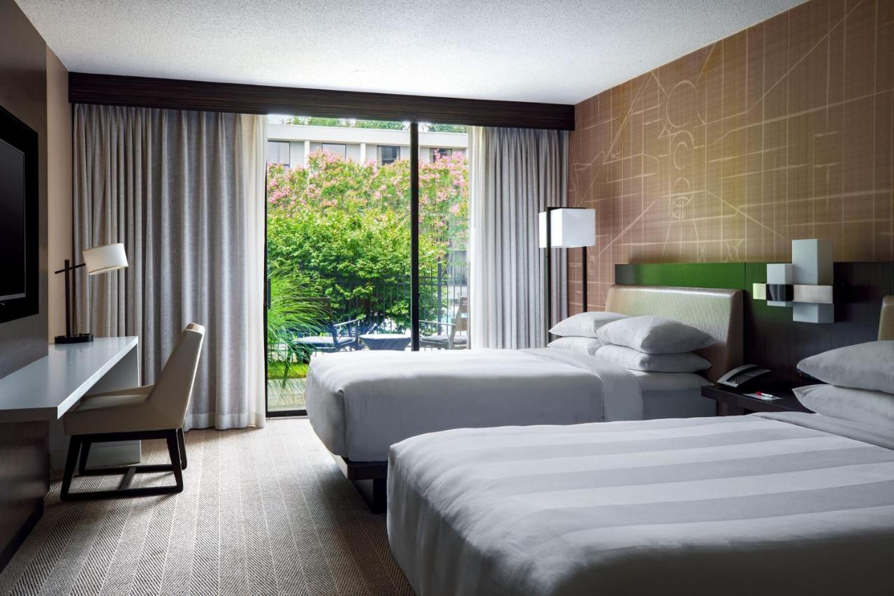 Double Room with Two Double Beds and Adapted Tub - Mobility Accessible at Bethesda Marriott