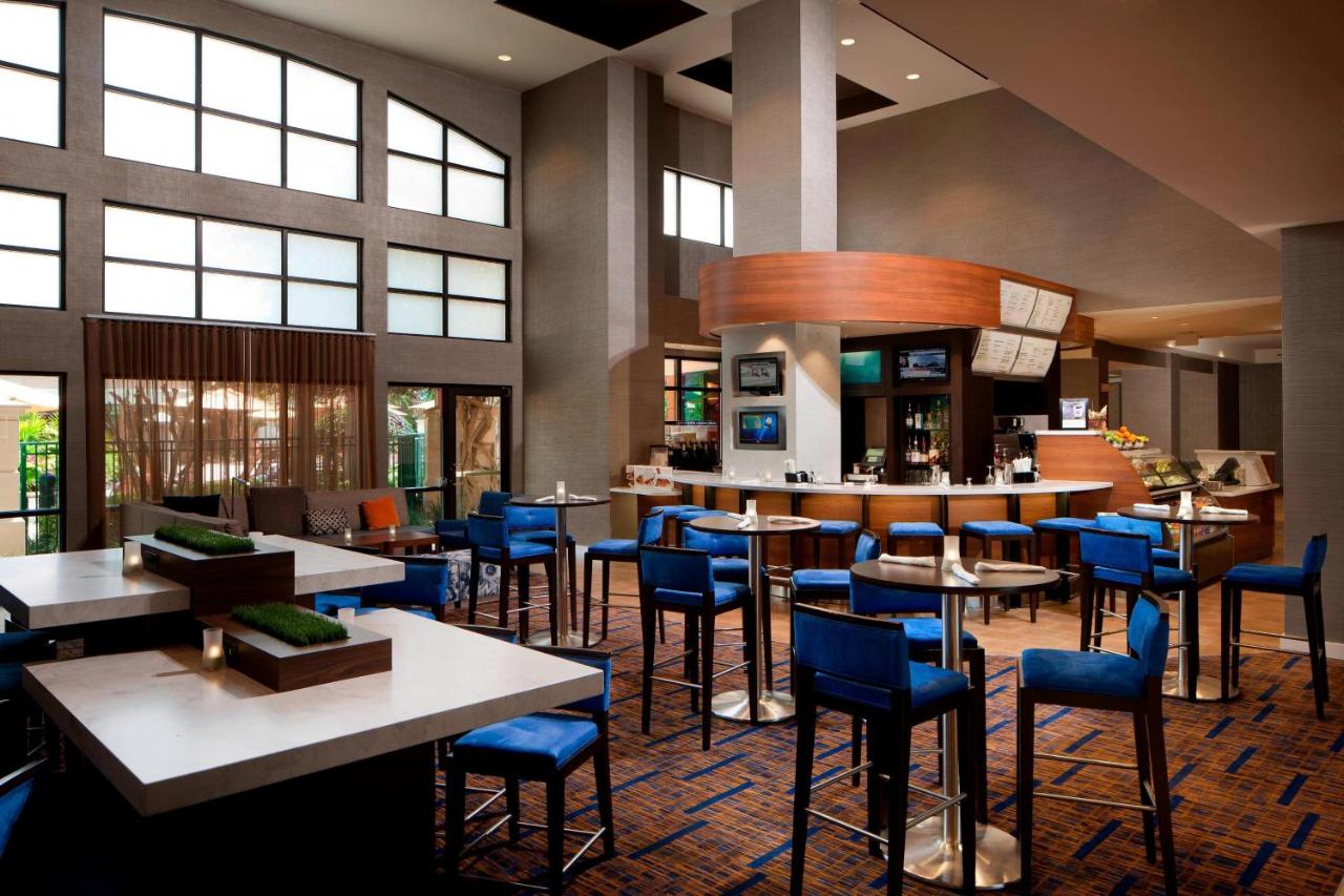 | Courtyard by Marriott Orlando Lake Buena Vista in the Marriott Village
