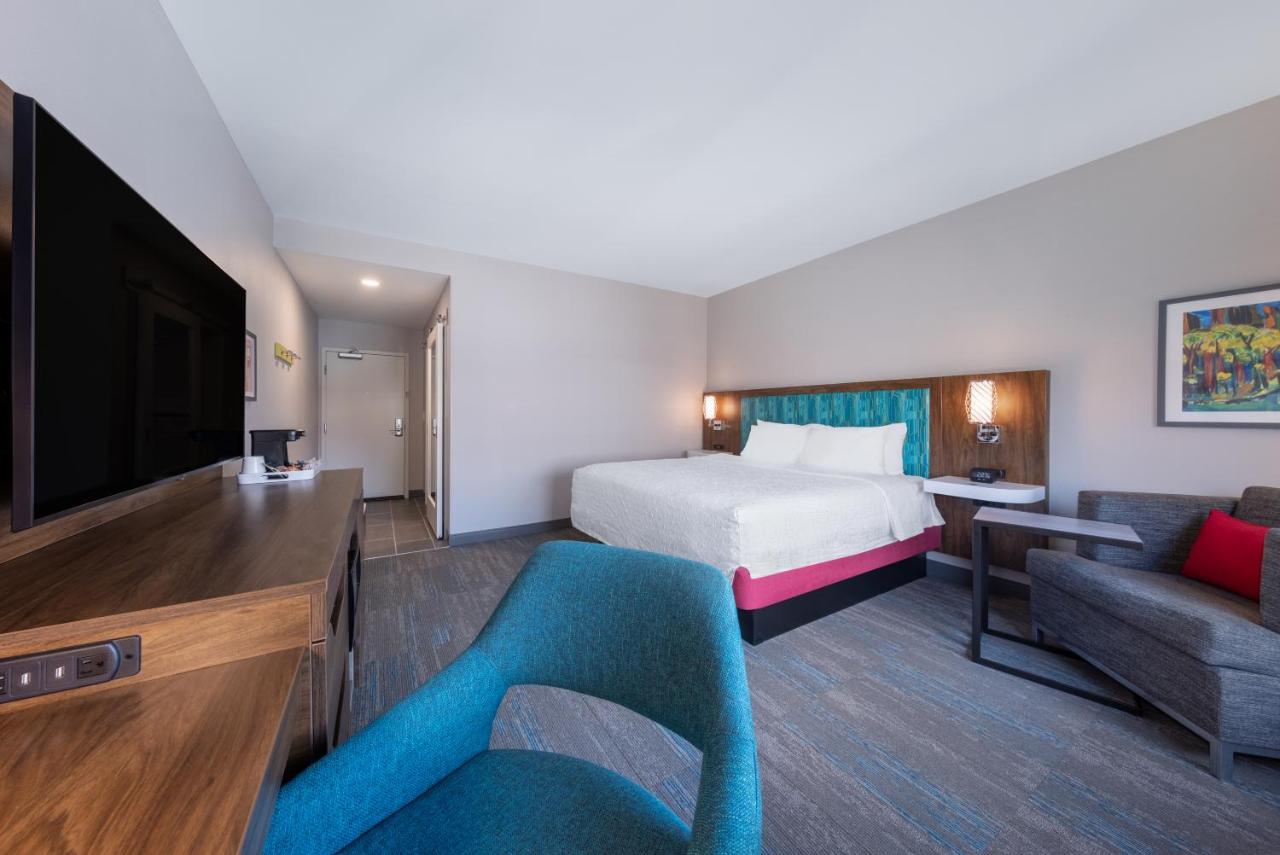 King Room at Hampton Inn Columbus Downtown, GA