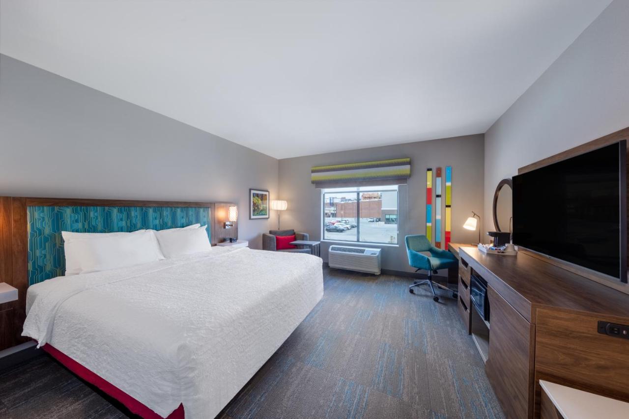King Room at Hampton Inn Columbus Downtown, GA