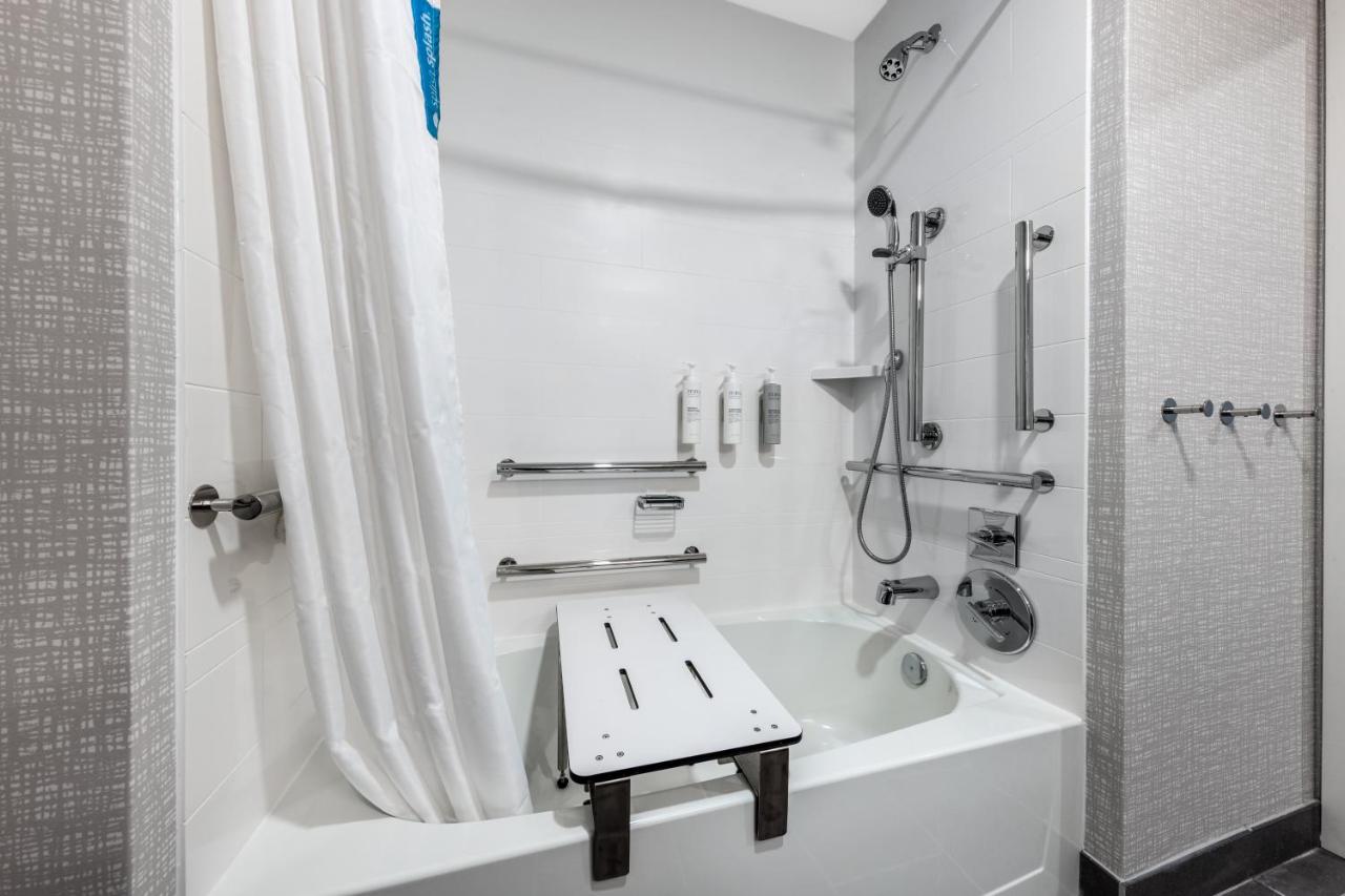 Queen Room with Two Queen Beds - Hearing Accessible at Hampton Inn Columbus Downtown, GA