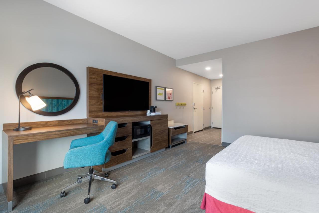 King Room at Hampton Inn Columbus Downtown, GA