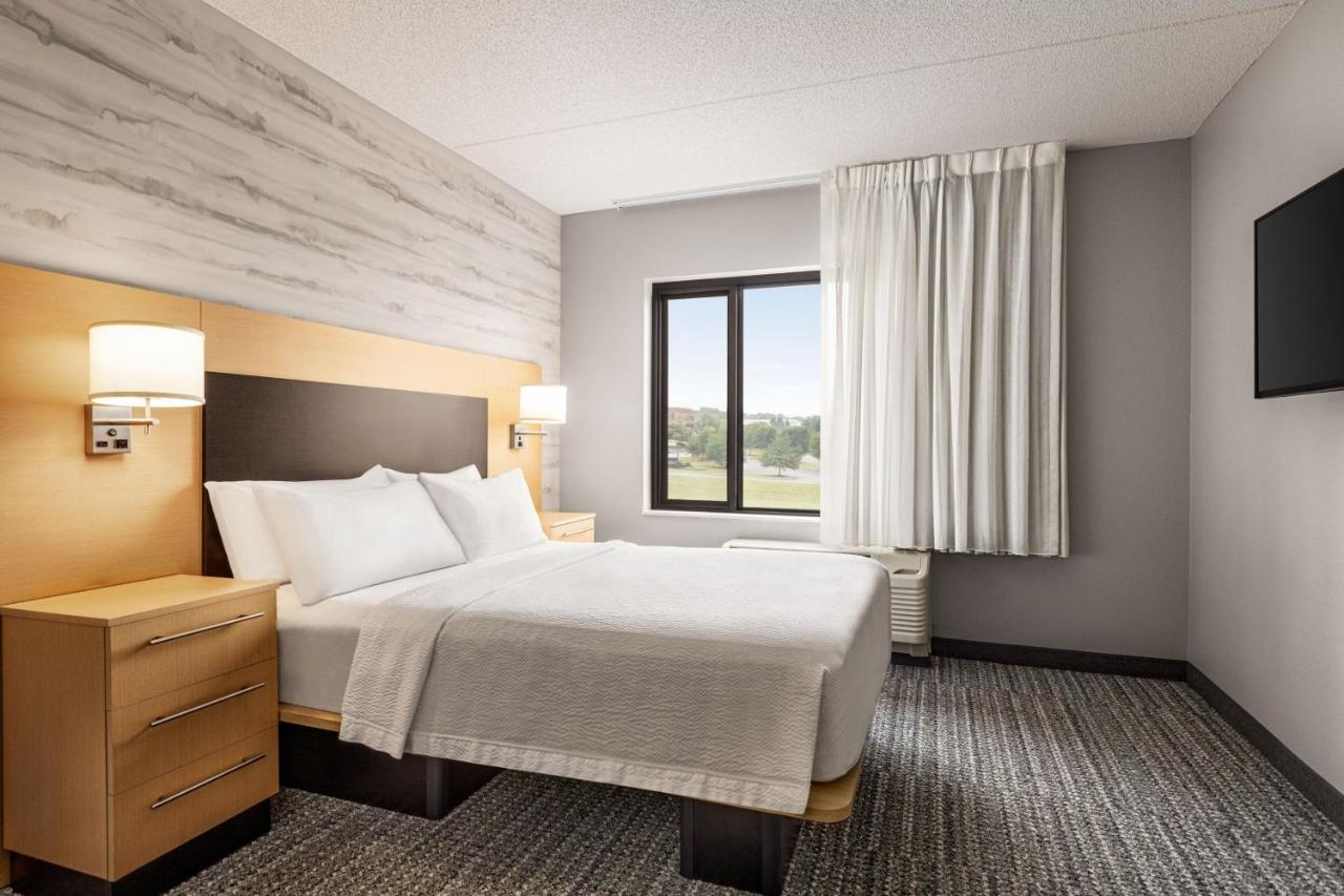 Queen Suite with Sofa Bed at Towneplace Suites by Marriott Harrisburg West/Mechanicsburg