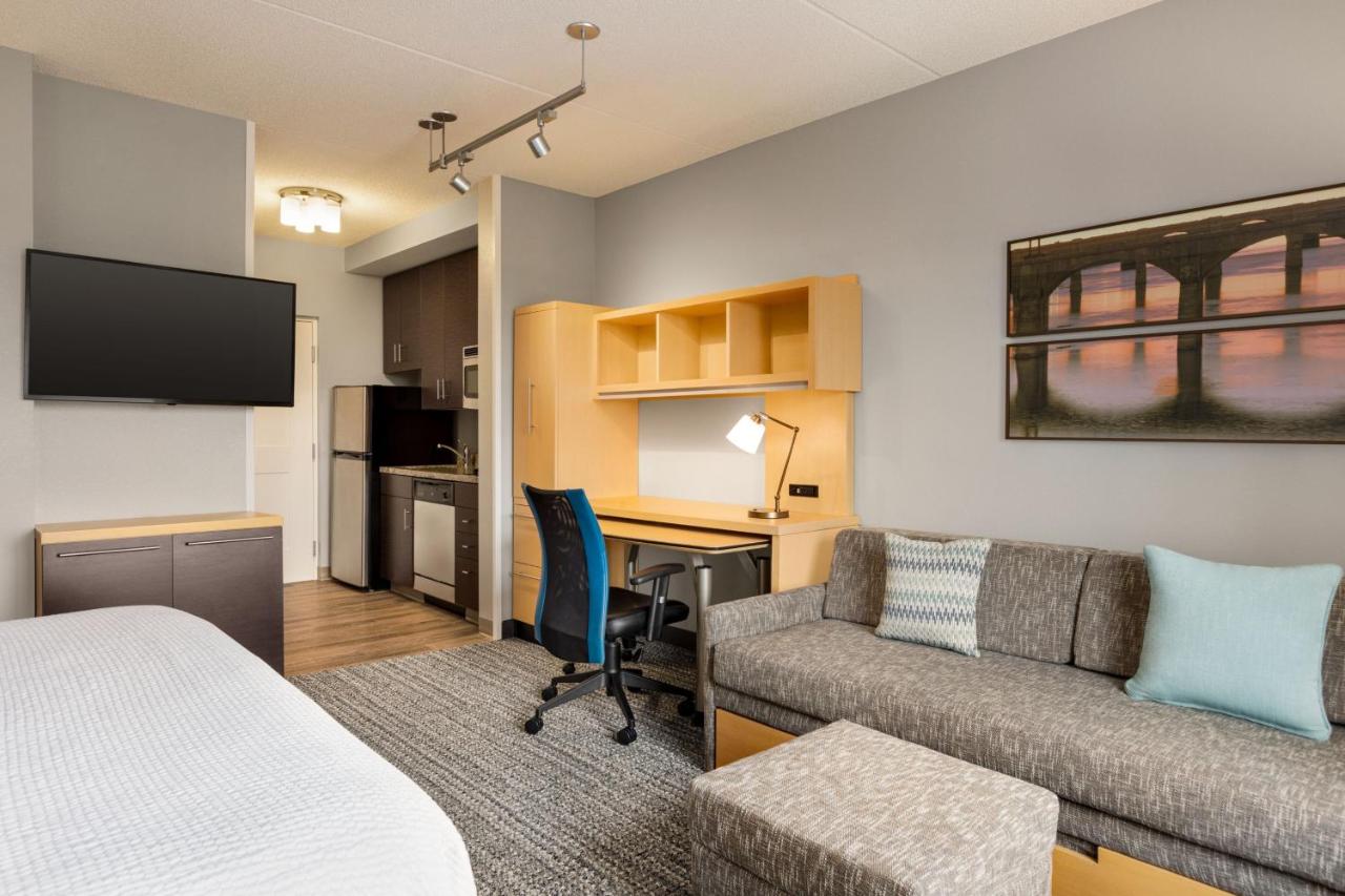 Studio King with Sofabed at Towneplace Suites by Marriott Harrisburg West/Mechanicsburg