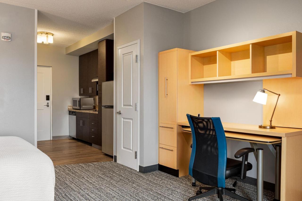 Queen Studio with Sofa Bed at Towneplace Suites by Marriott Harrisburg West/Mechanicsburg