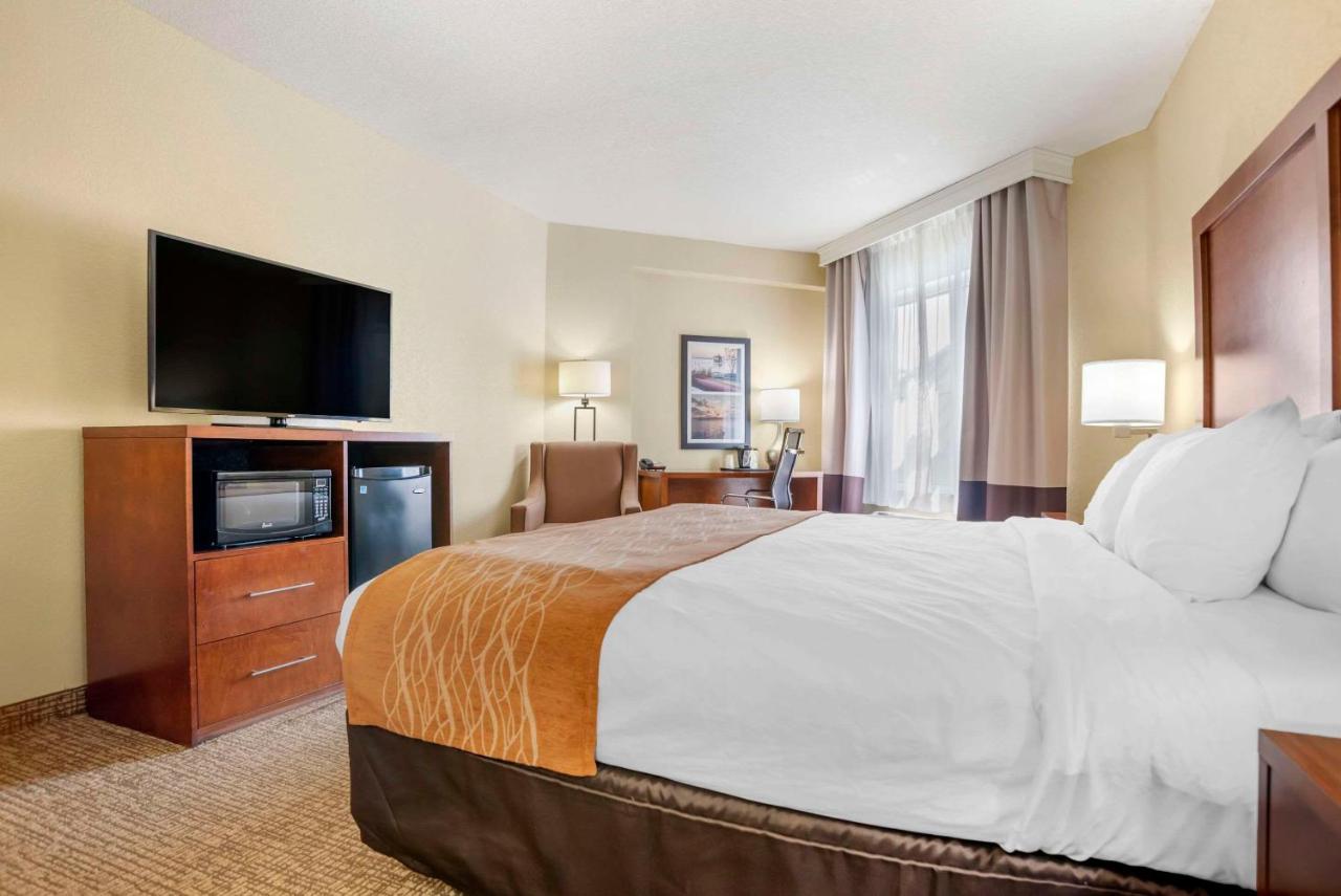 King Suite - Accessible/Non-Smoking at Comfort Inn & Suites Daphne Spanish Fort - Mobile East