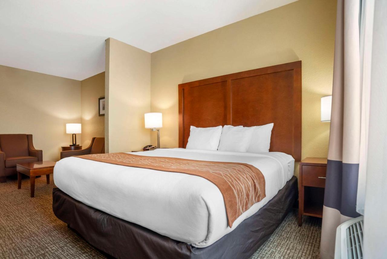 King Suite - Accessible/Non-Smoking at Comfort Inn & Suites Daphne Spanish Fort - Mobile East