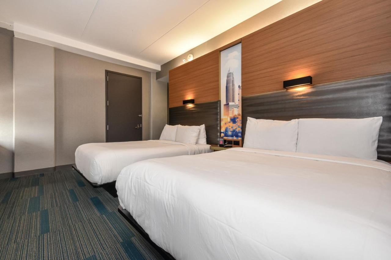 Aloft, Guest room, 2 Queen, EpiCentre view at Aloft by Marriott Charlotte City Center