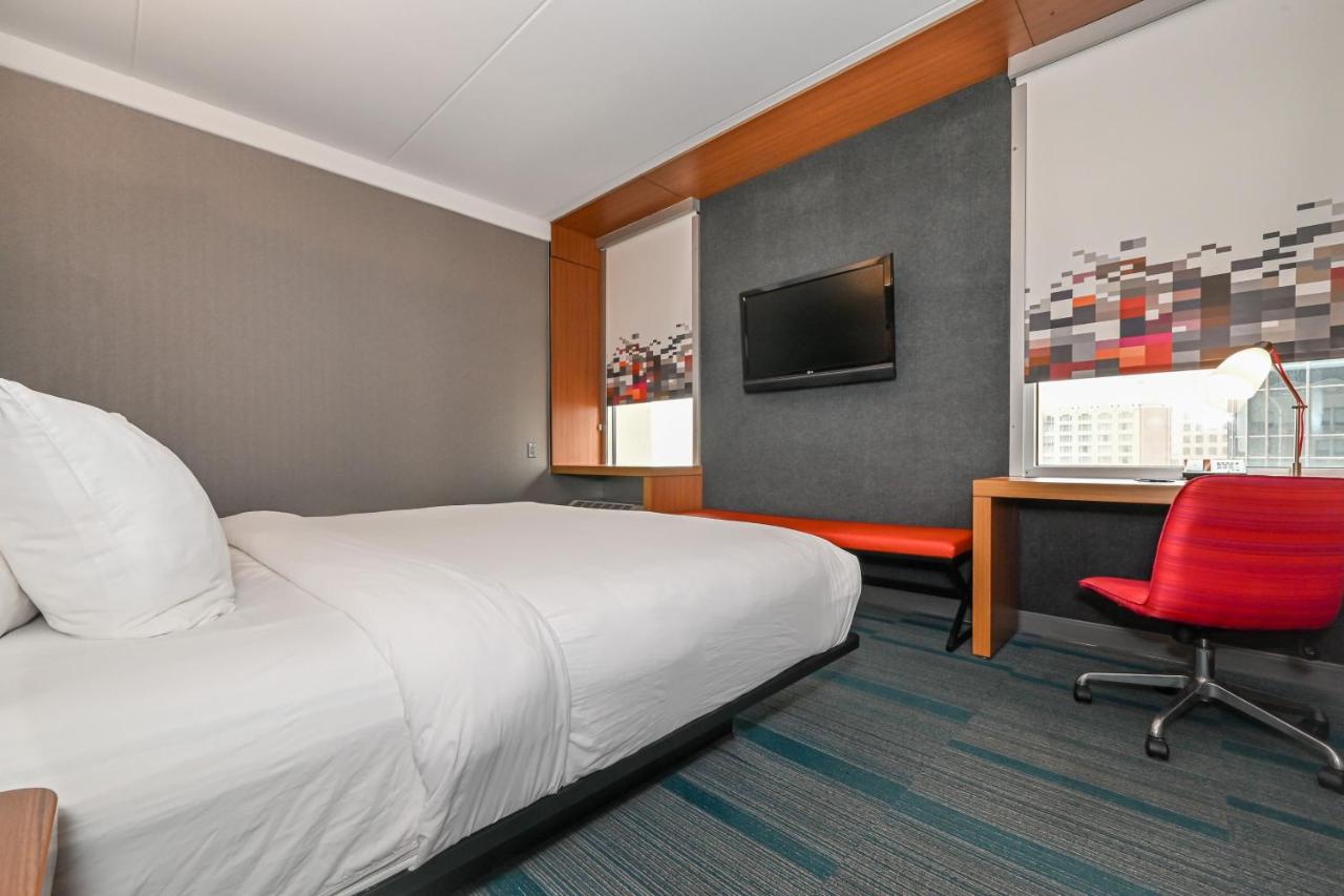 Aloft, Guest room, 1 King at Aloft by Marriott Charlotte City Center