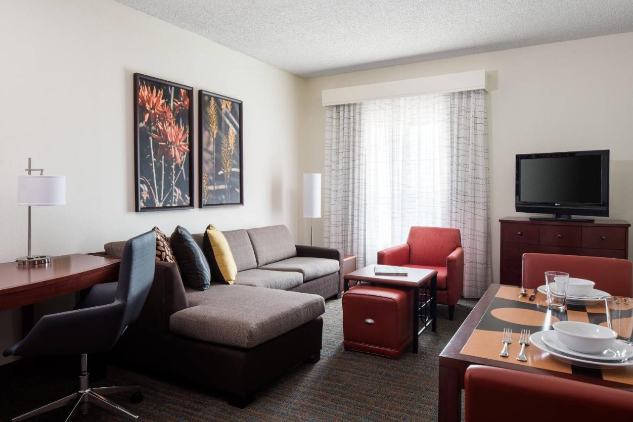 One-Bedroom King Suite at Residence Inn by Marriott Phoenix Desert View at Mayo Clinic