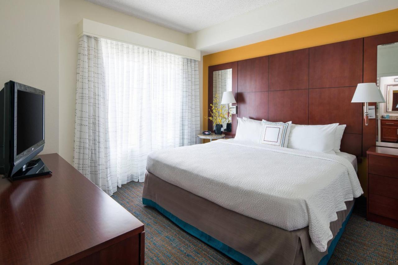 One-Bedroom King Suite at Residence Inn by Marriott Phoenix Desert View at Mayo Clinic