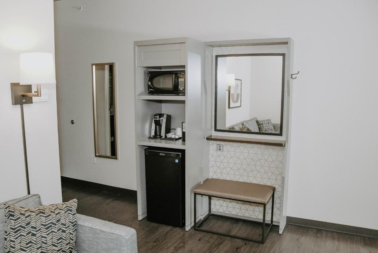 | Holiday Inn Omaha Downtown - Airport, an IHG Hotel