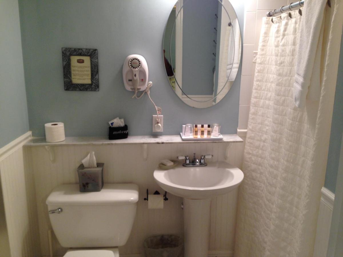 | Mango Inn Bed and Breakfast