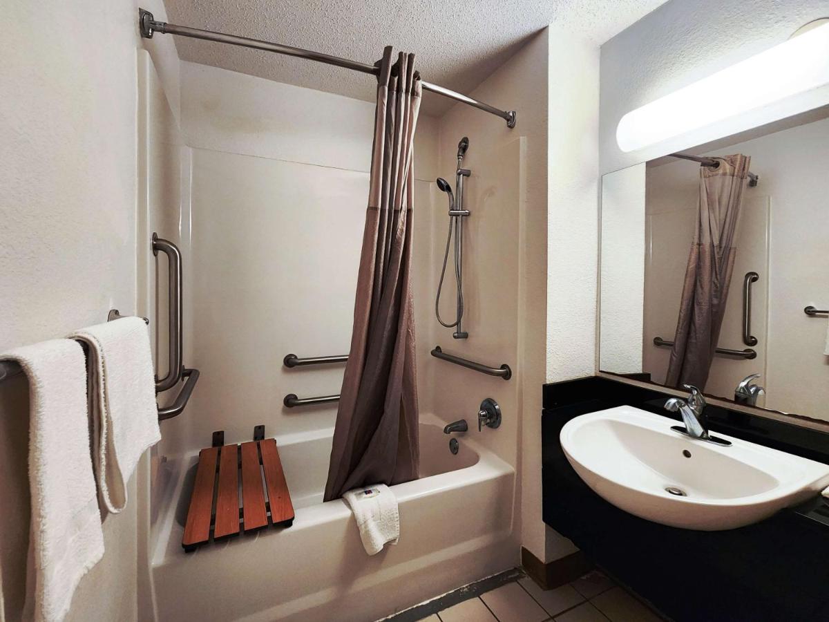 | Motel 6-Baytown, TX - Baytown East