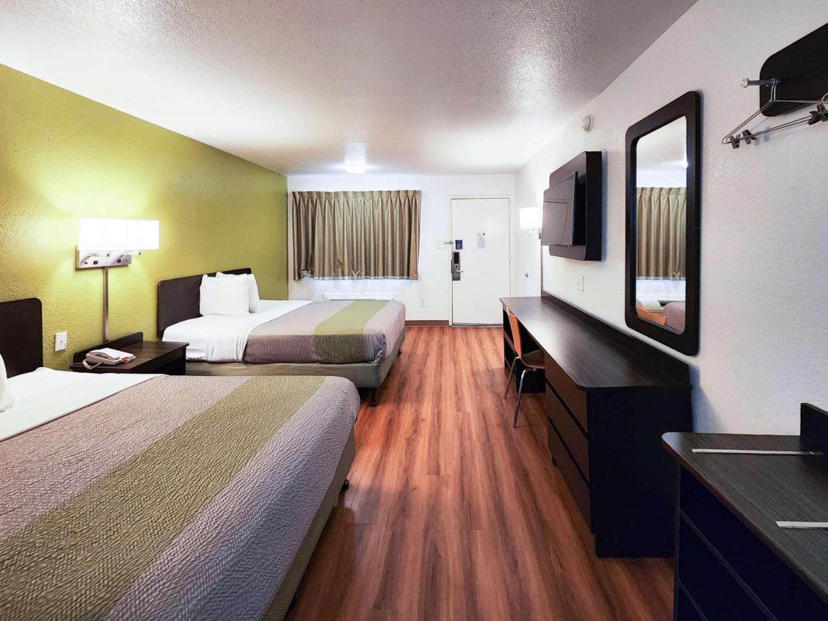 | Motel 6-Baytown, TX - Baytown East