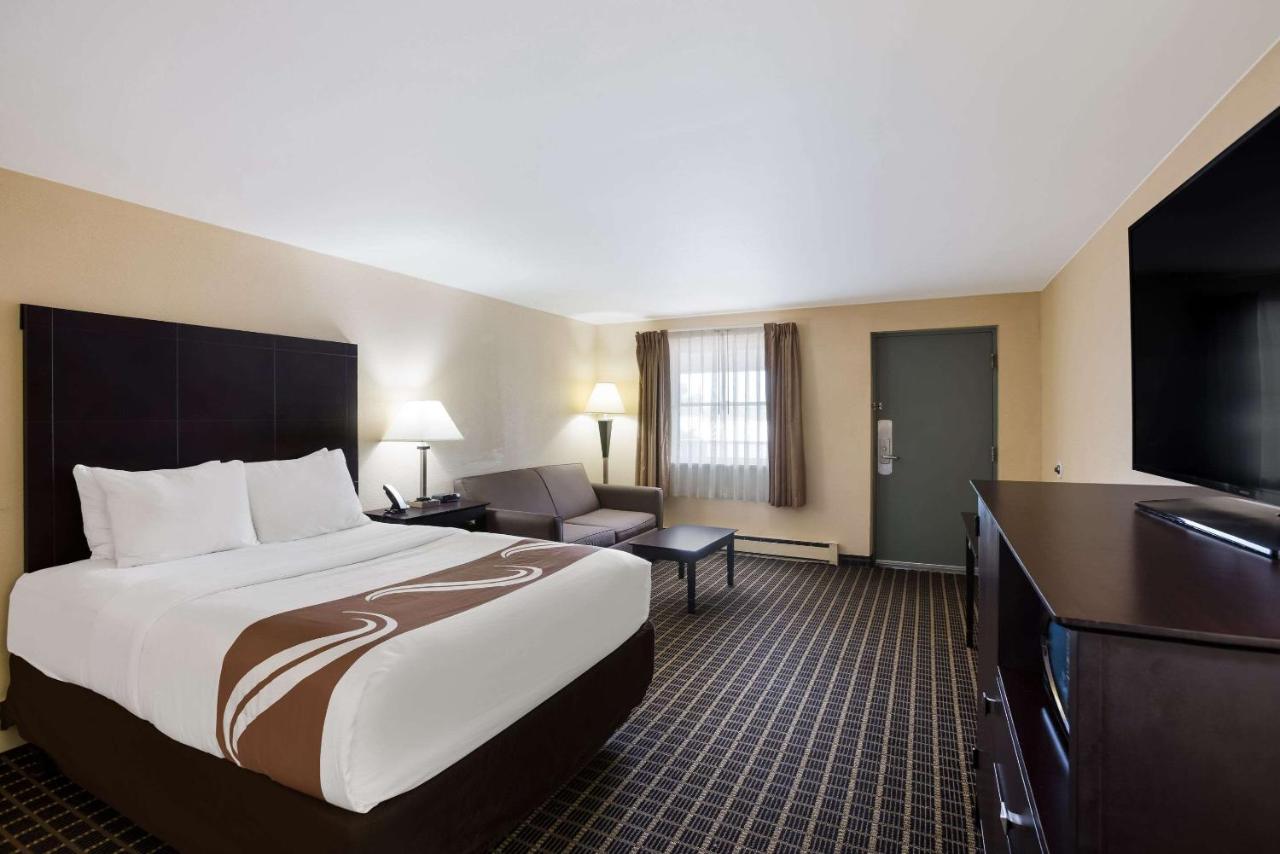 Queen Room - Non Smoking at Quality Inn & Suites Big Rapids near University