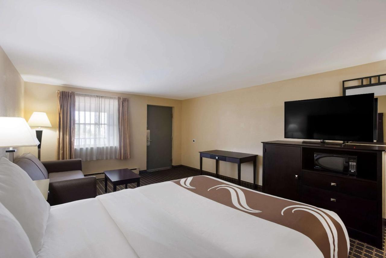 Queen Room - Non Smoking at Quality Inn & Suites Big Rapids near University