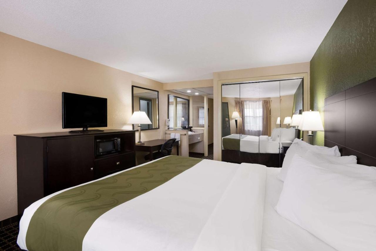 King Suite - Non-Smoking at Quality Inn & Suites Big Rapids near University