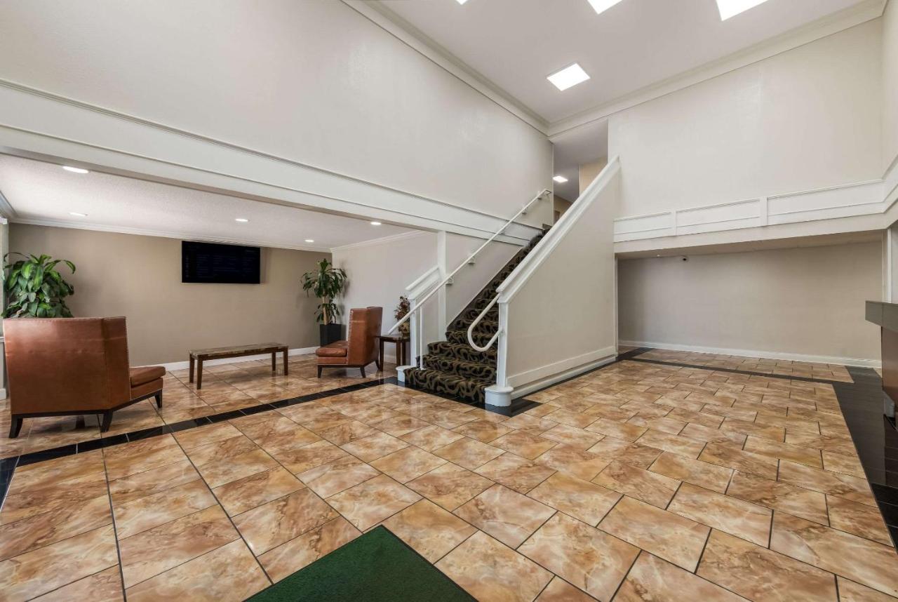 | Quality Inn Airport