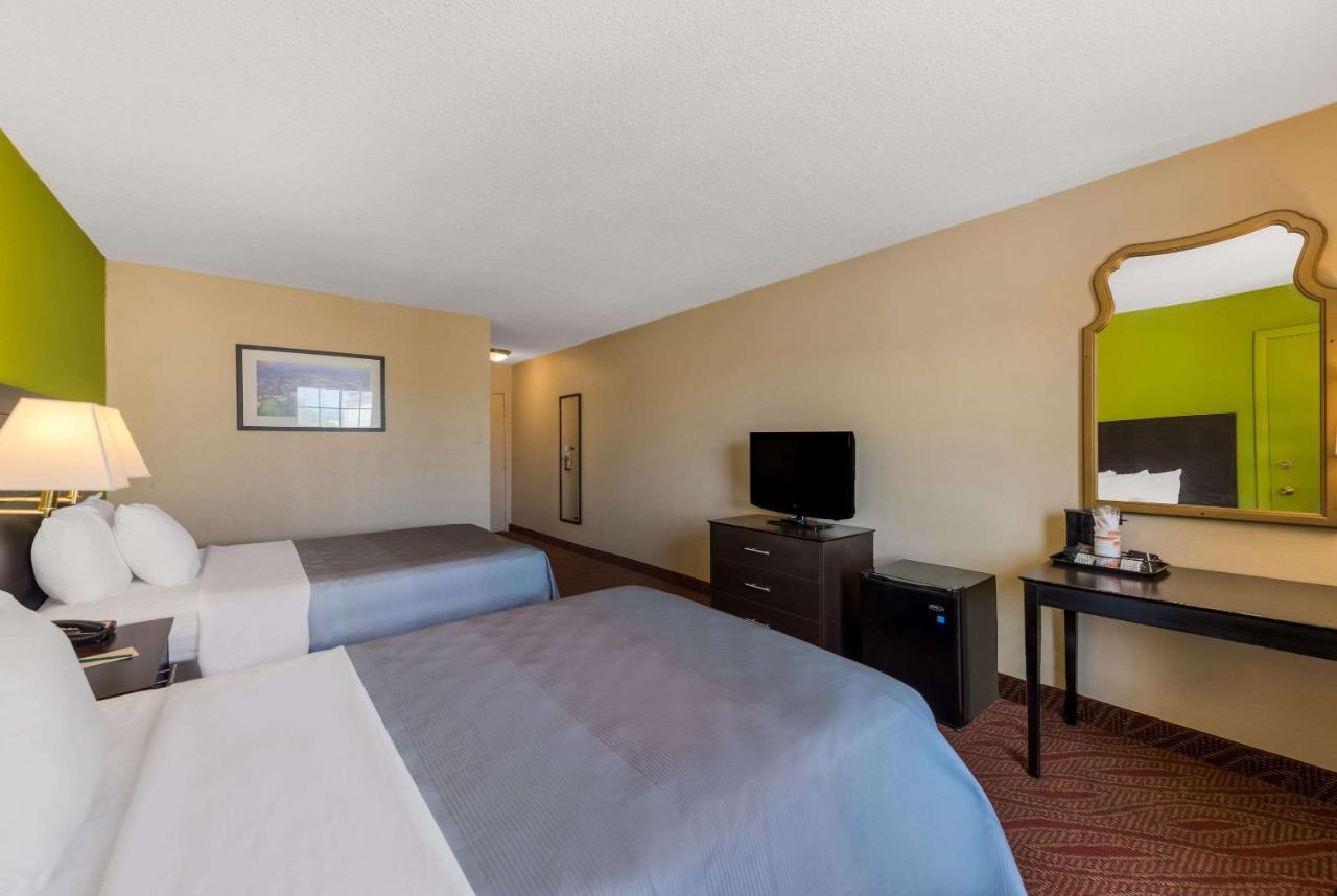 | Quality Inn Airport
